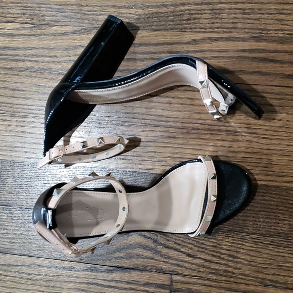 ⭐HOST PICK⭐Charlotte Russe Gold Stud Accent Open Toe Heels - Picture 1 of 15